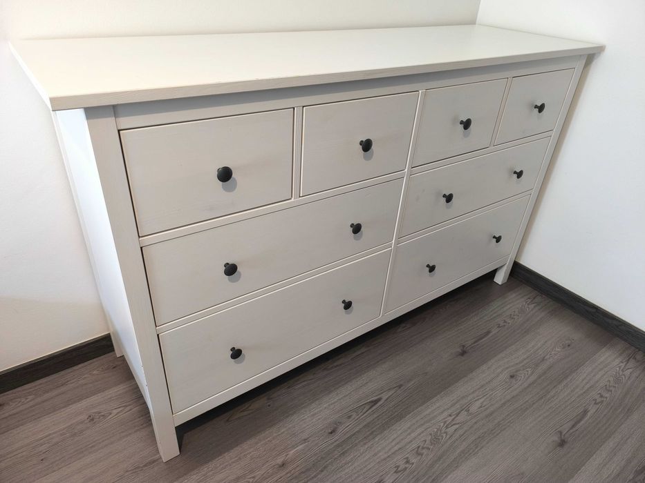 Cómoda HEMNES da IKEA
