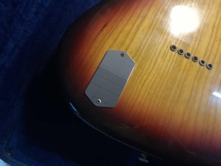 Guitarra Music Man Sabre II 6 cordas