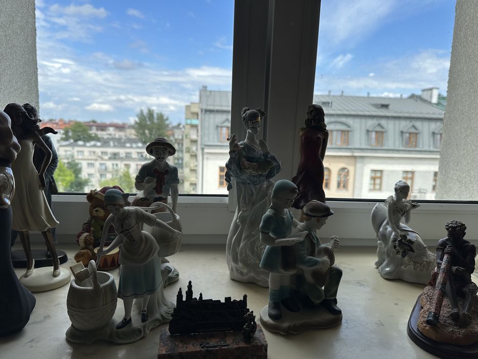 Zestaw figurek porcelanowych i nie tylko