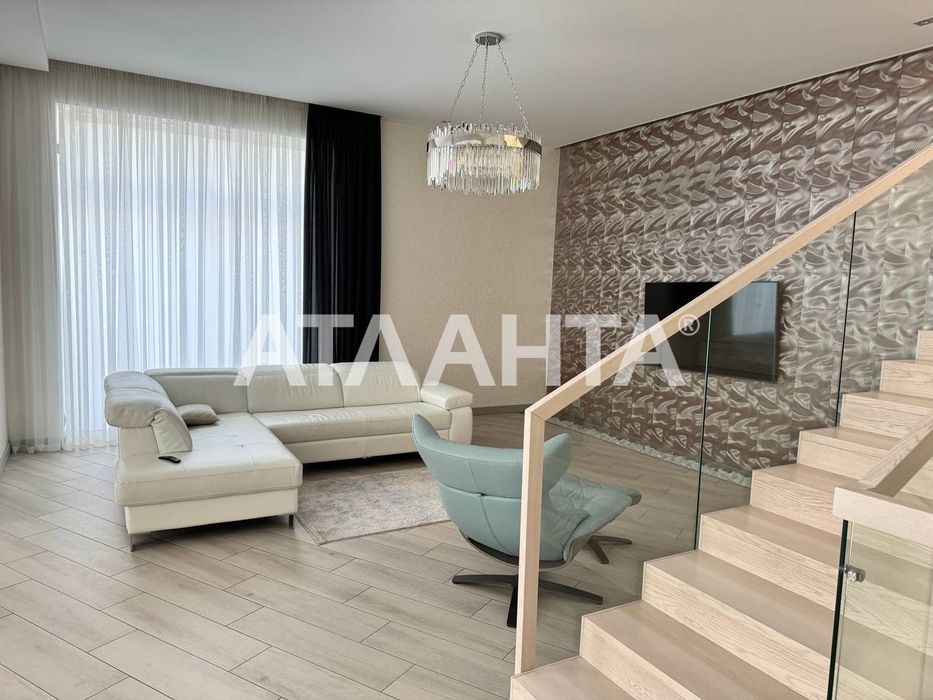 Достойный внимания дом в Совиньоне 2 участок 7.2 сотки