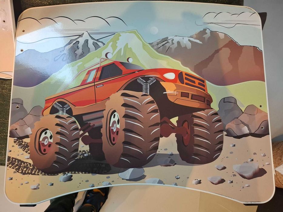 Zestaw: biurko plus dwa łóżka dziecięce