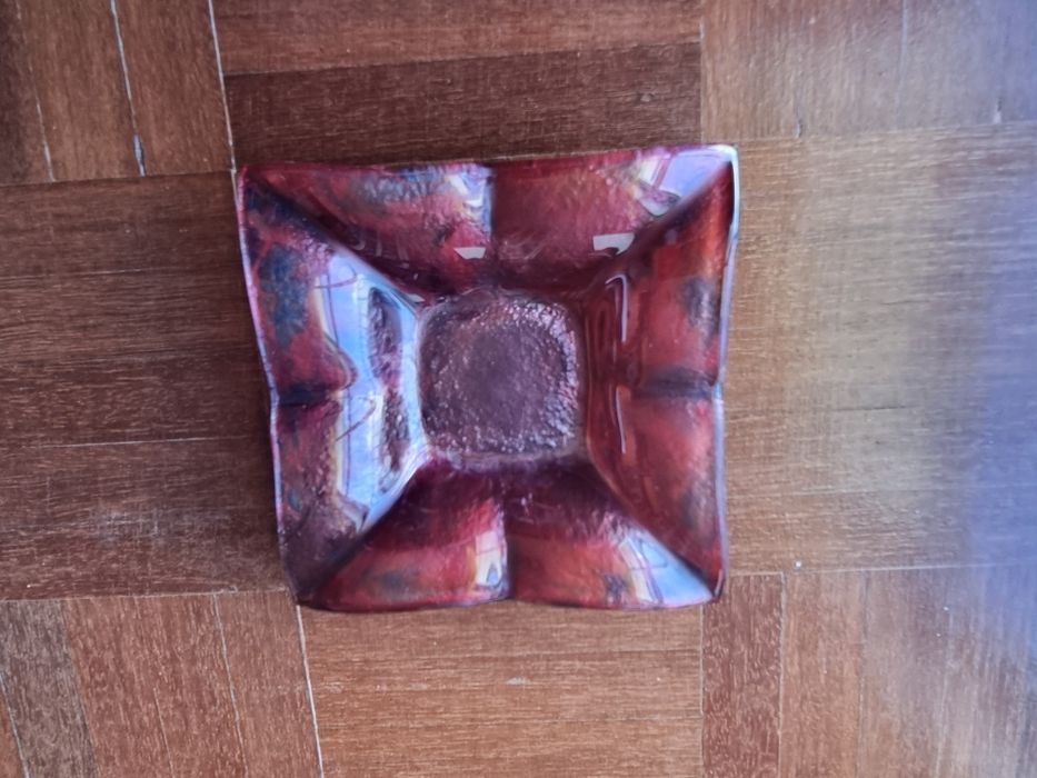 Prato decorativo em vidro pintado à mão