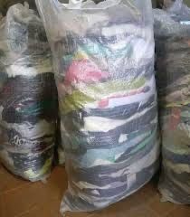 Одяг на вагу мішками та пакетом в необмеженій кількість