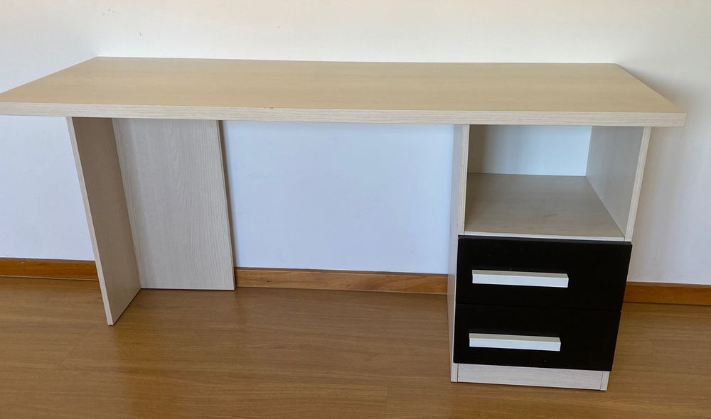 Cama se solteiro e Mesa escritório para desocupar