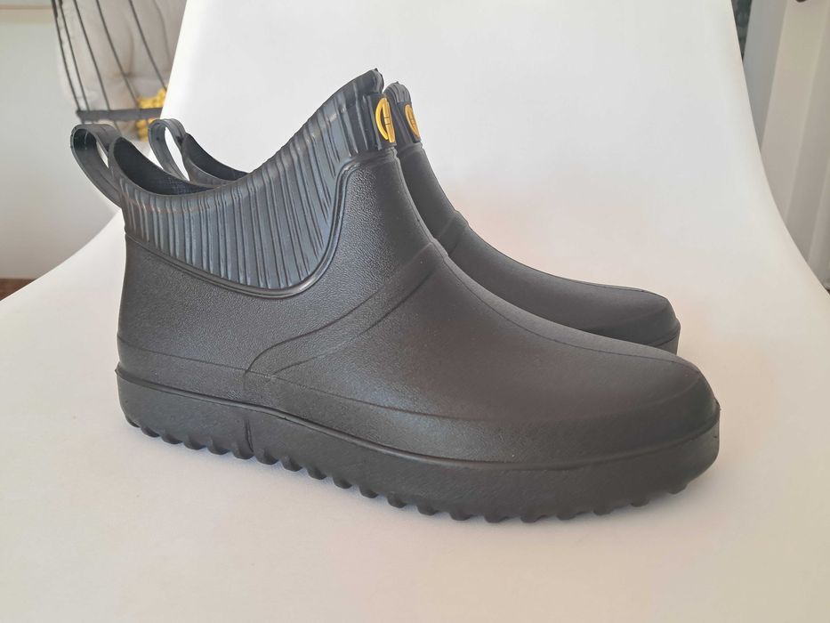 nowe niskie gumiaczki rozmiar 40 długość wkładki 24.5/25 cm brak metki