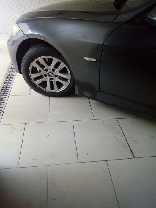 4 Jantes BMW 16" + 2 pneus em bom estado.