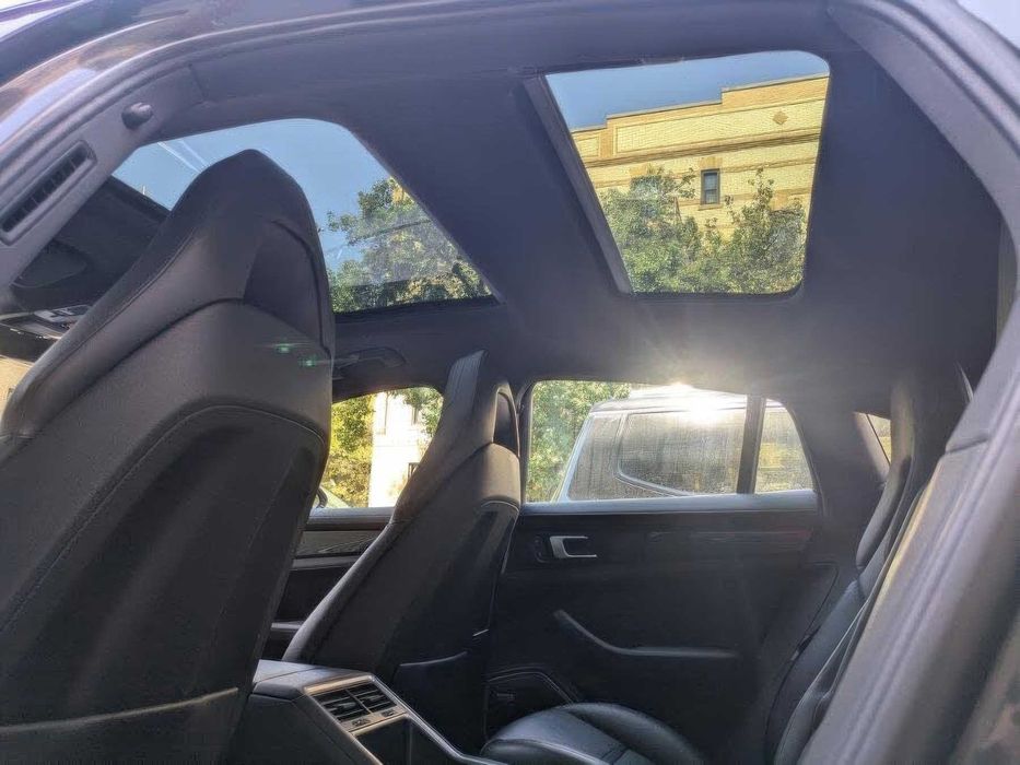 Porsche Panamera      2018