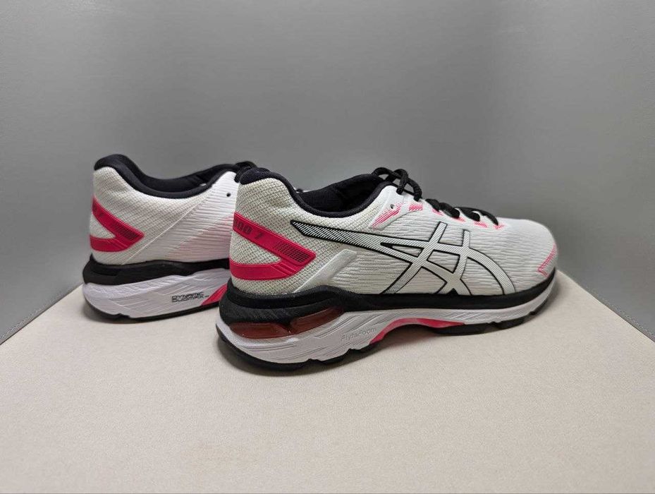 Жіночі кросівки для бігу Asics Gt-2000 1012a516-100 розмір US 7 EU 38