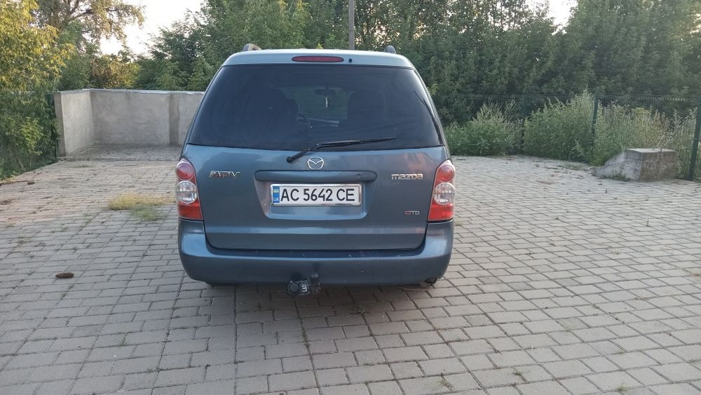 Продам Mazda MPV