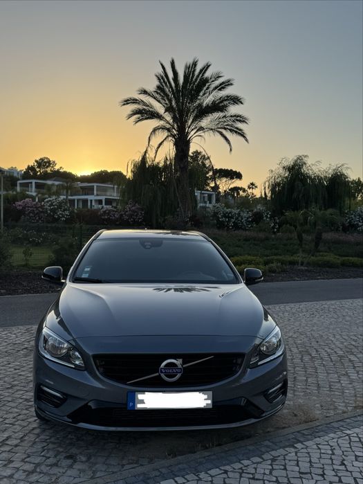 Volvo  V60 R-Design