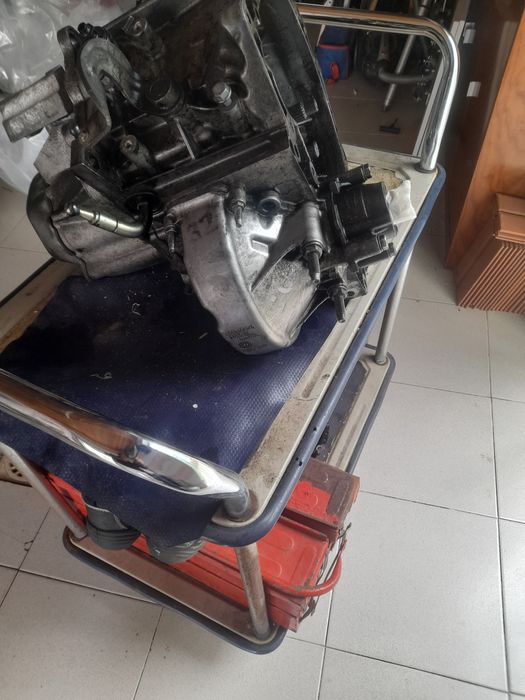 Vendo caixa de velocidades para peugeot  ou Citroën  5 veloc.