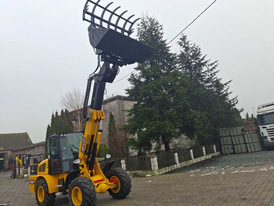 Nowa ładowarka teleskopowa Heracles  udzwig 2,5 t  waga 6380kg klima