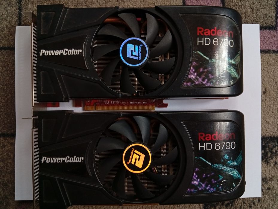 2 видеокарты Radeon HD 6790