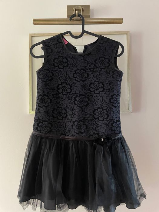 Sukienka dla dziewczynki na rozpoczęcie roku sxkolnego