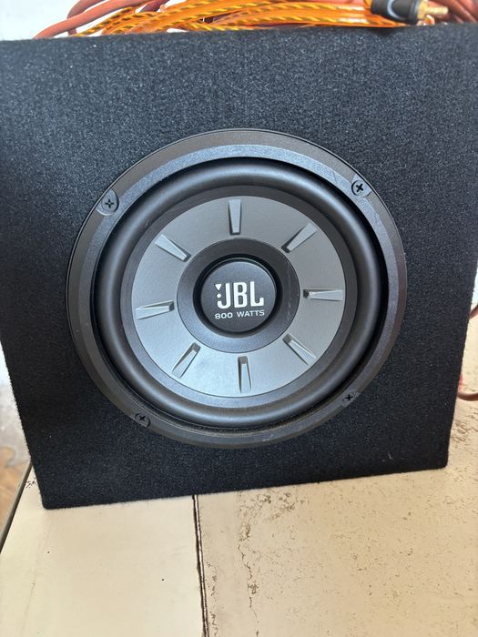 Tuba Basowa subwoofer JBL