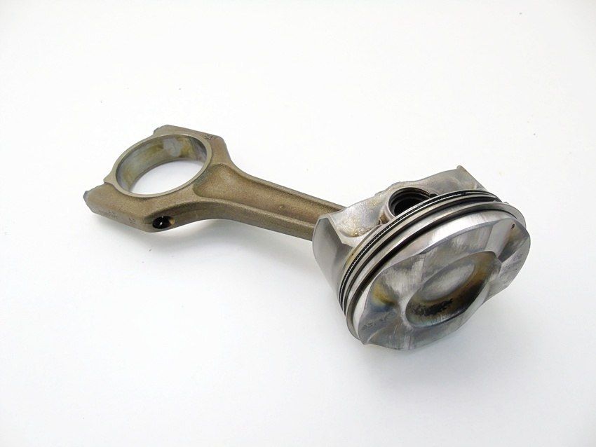 Tłok Korbowód 1.8 2.0 Bmw N43 E60 E61 E90 E91 E92 E93 E81 E82 E88 E87