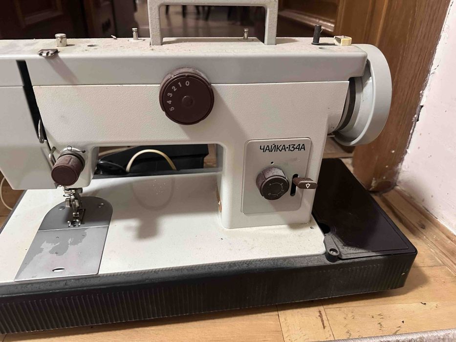 Продам швейну машинку Чайка 1344-33-11