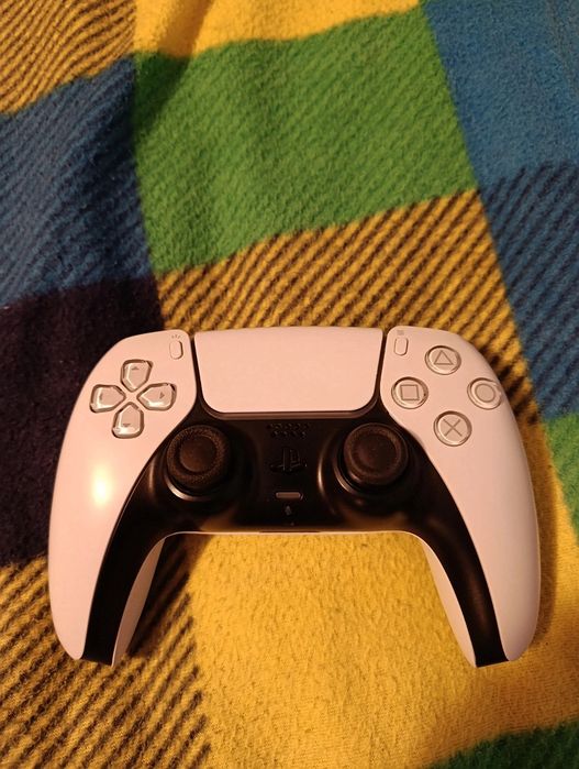 Dualsense - pad do PlayStation 5