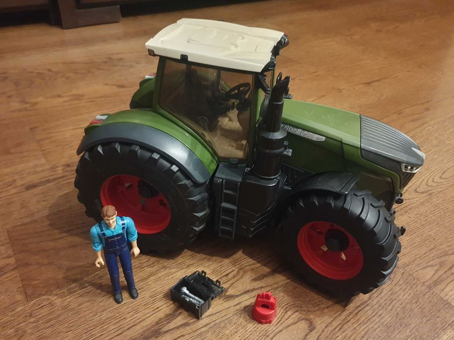 Fendt vario 1050 bruder traktor +drewna do przyczepy leśnej