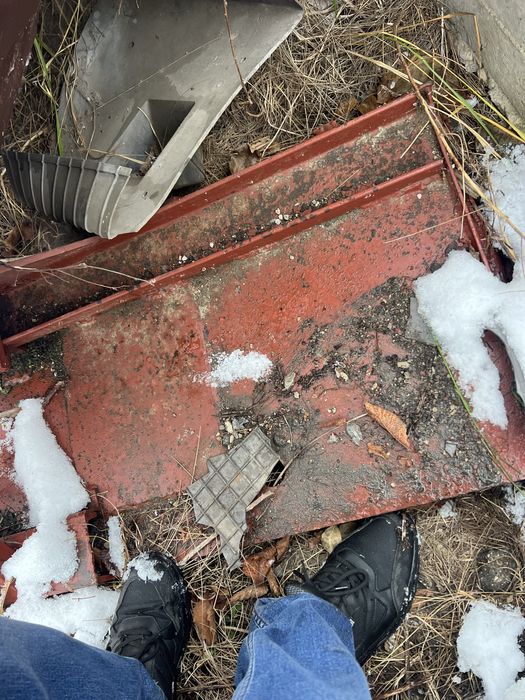 Передній відвал для прибирання снігу