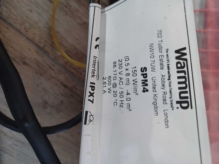 Aquecimento por baixo do chão.