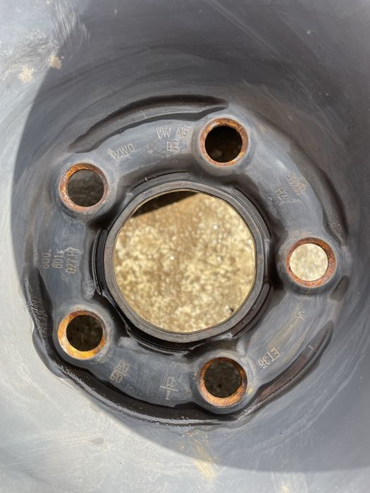 Зимова резина 165/70 R14 з дисками 5-100