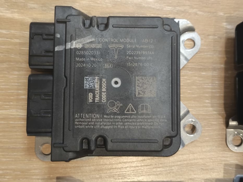 Tesla model 3 Y SRS (блок подушок) 1512876-00-B, 1512876-00-E