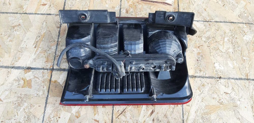 Lampa Jeep Cherokee KK Liberty  Lewa