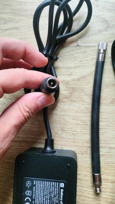 Oryginalna ładowarka do hulajnogi xiaomi/ninebot