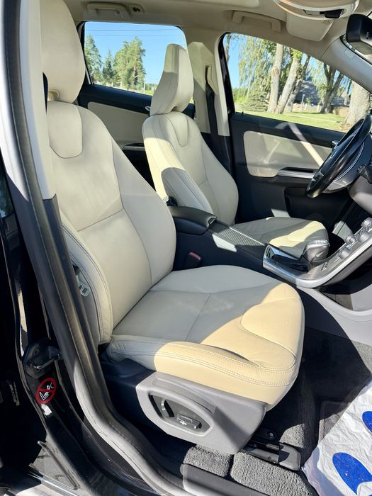 VOLVO XC60 2.0 DIESEL 136 Km 2012 RokAUTOMAT