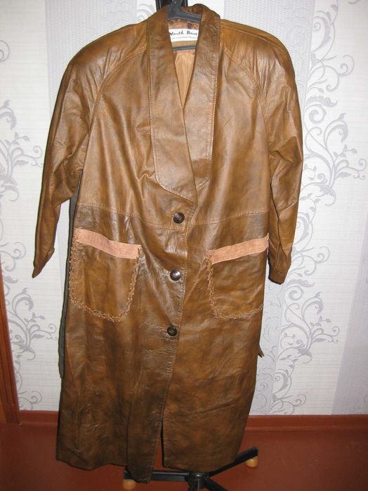 Кожаний жіночий осінній плащ