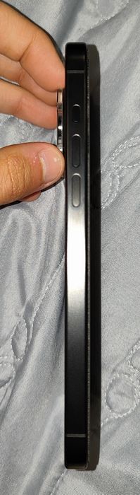 Vendo iPhone 15 pro max 256 GB (ofereço capas e películas)