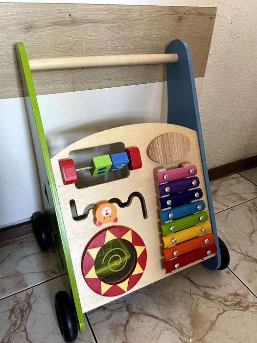 Drewniany pchacz edukacyjny