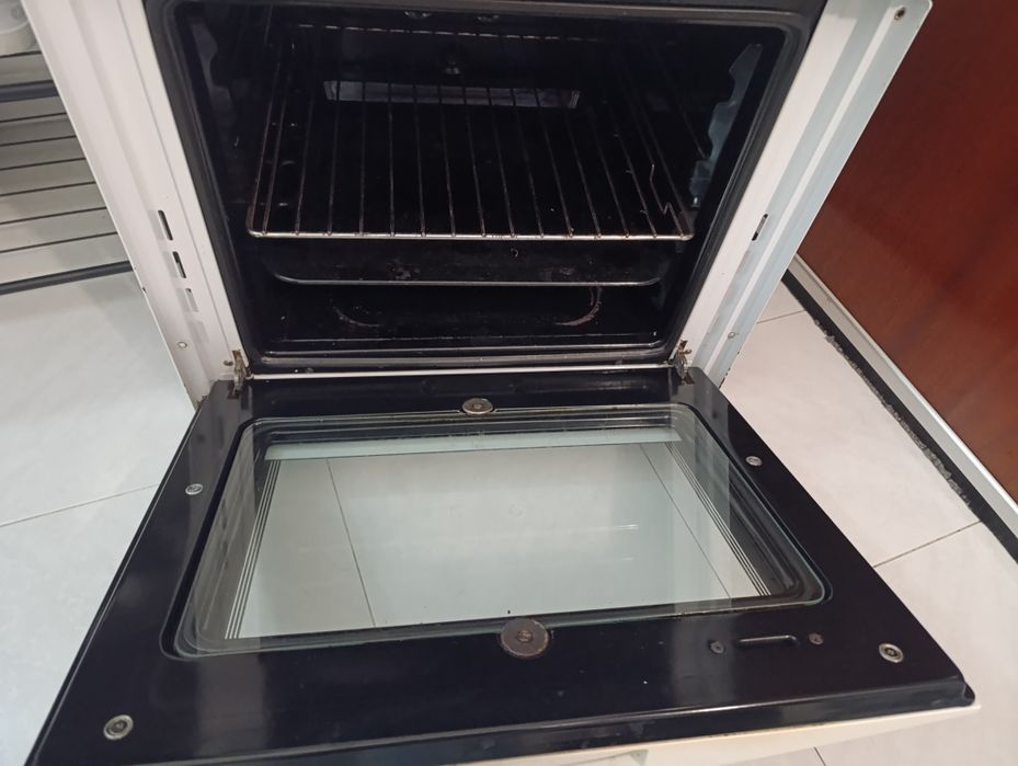 Forno elétrico Ariston