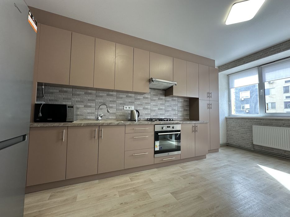 Здається 1 кім квартира на довгий термін