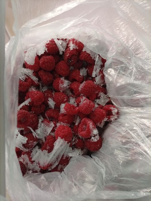 Малина ягоди свіжозаморожена