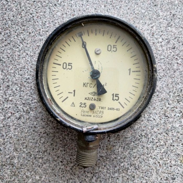 Мановакууметр от -1 до 1,5 атмосферы