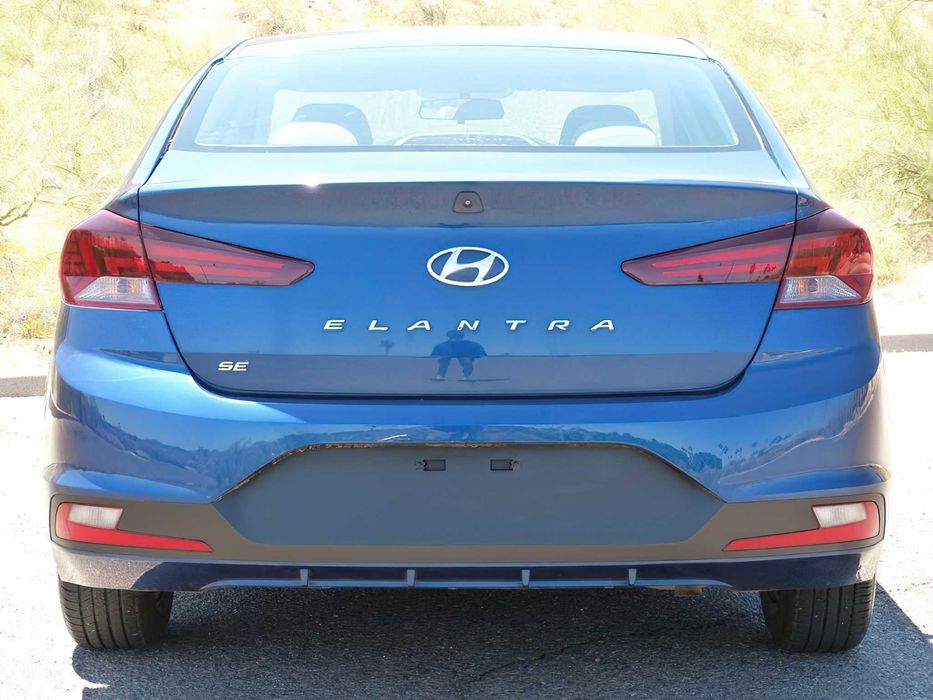 Hyundai Elantra SE      2019