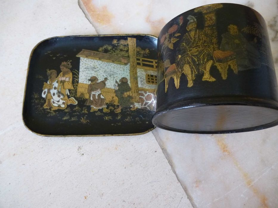 Porta joias com bandeja, antigo