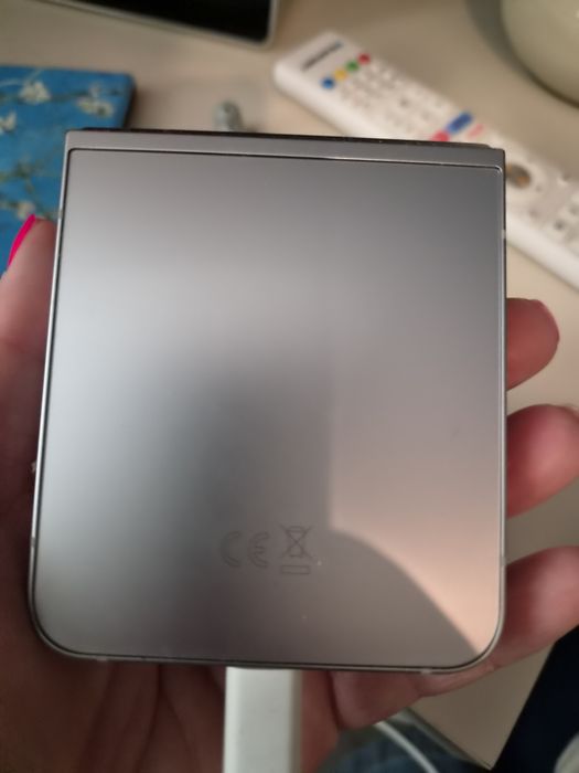 Samsung Galaxy Z Flip 6