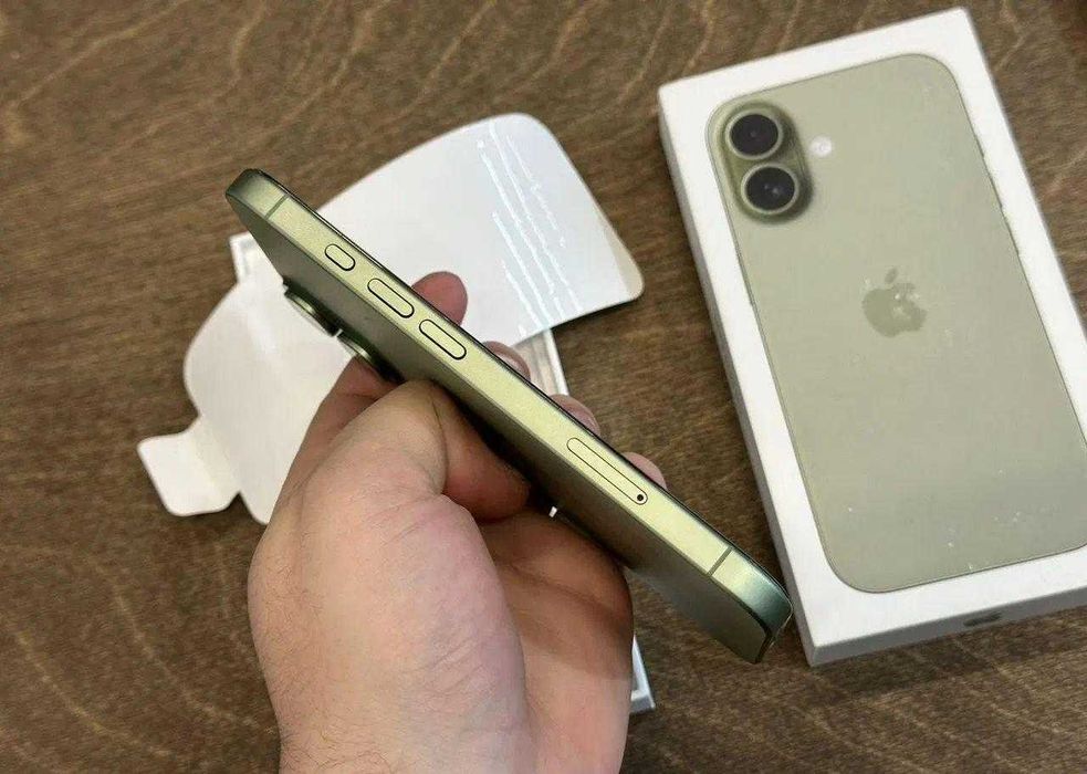 iPhone 17, 256 ГБ, SIM + eSIM