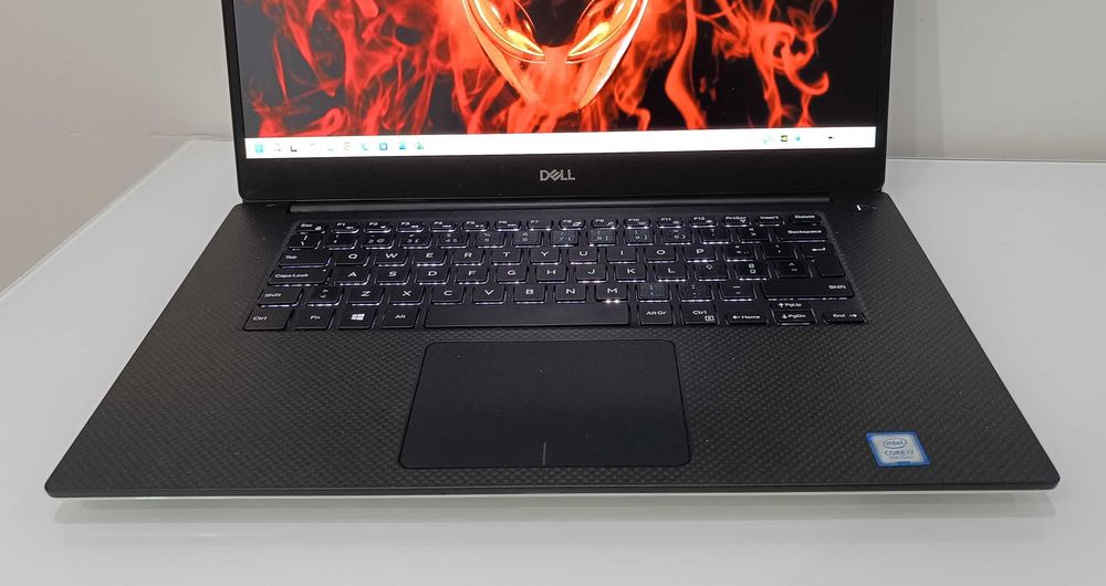 Dell Precision 5540 - Ecrã 15.6FHD/Gráf.NVIDIA/i7 hexacore/32GB RAM64738537188609122