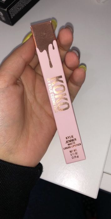 Kylie Jenner Lipstick – Authentic64332160449281121