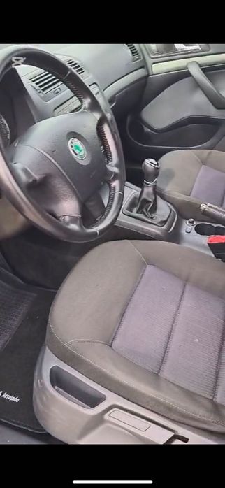 Skoda Octávia série 2 105cv 2007