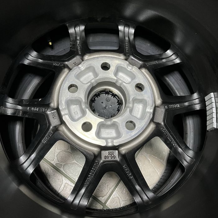 Новий комплект дисків з запаскою R17.5.127 Jeep Wrangler Jeep Gladiato