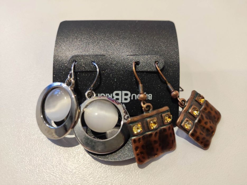 Nowe kolczyki wiszące Bijou Brigitte Cat Eye cena za 2 pary! pudełko