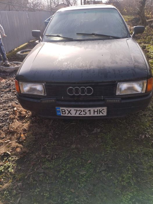 Ауді 80 B3 1990р.в 1.6 бензин,газ встановлений і вписаний. Я військови потрібно продати машину.На ходу, ризіна зимова і літня все є.