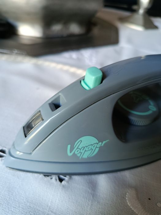 Ferro de engomar para viagem