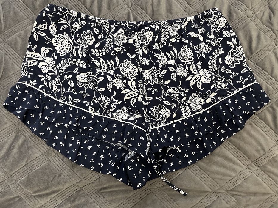 Шорти primark в розмірі M