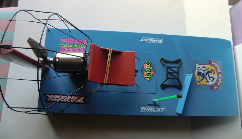 Troco - 2 Barcos radio modelismo (versao electrica); ler anuncio